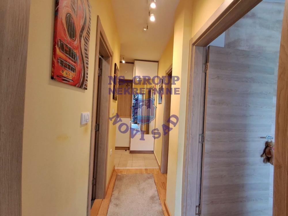 Slika 2 - Prodaja stana, 56m2, Bulevar patrijarha Pavla (Somborski bulevar) Novi Sad, sa terasom, ima lift