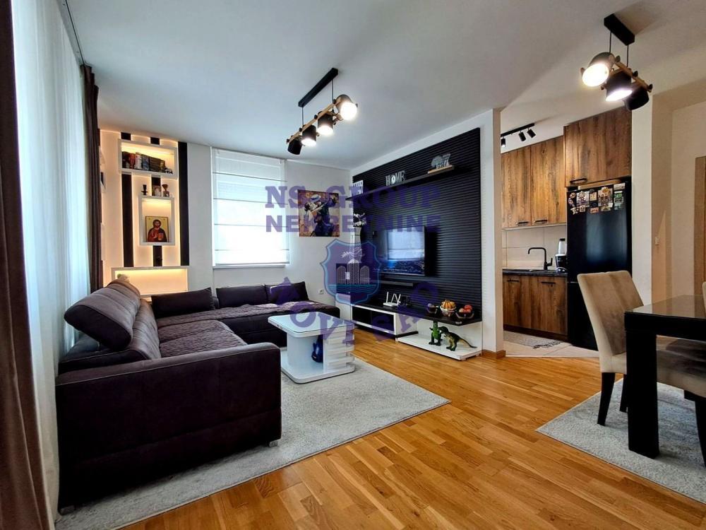 Glavna slika -Prodaja stana, 56m2, Bulevar patrijarha Pavla (Somborski bulevar) Novi Sad, sa terasom, ima lift