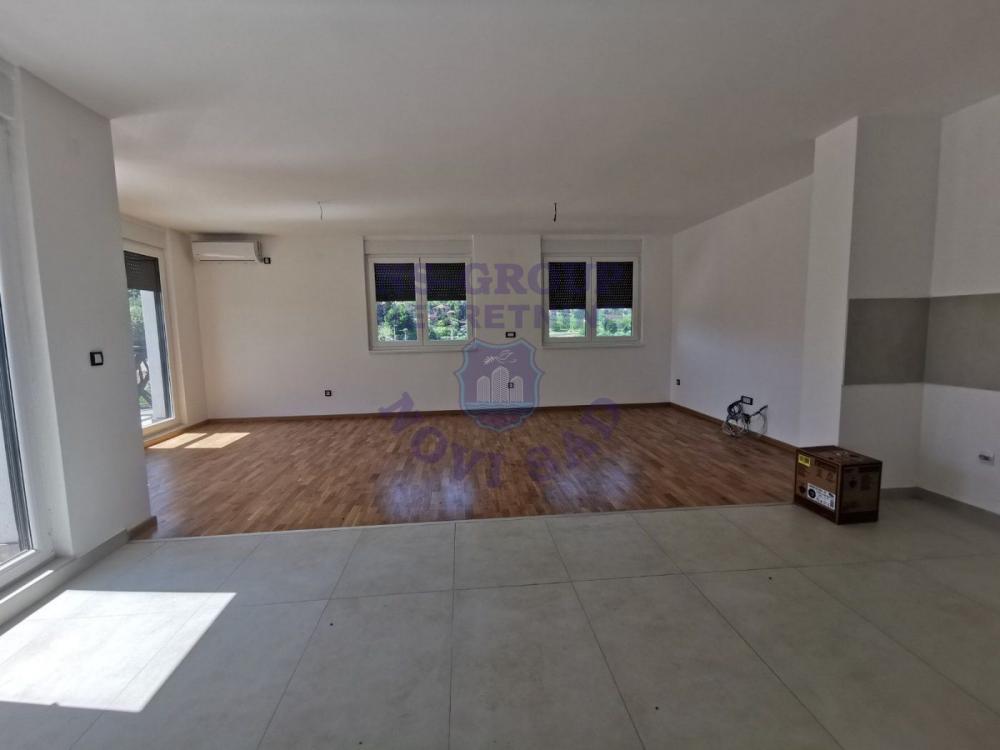 Slika 4 - Prodaja stana, 124m2, Sremska Kamenica Novi Sad