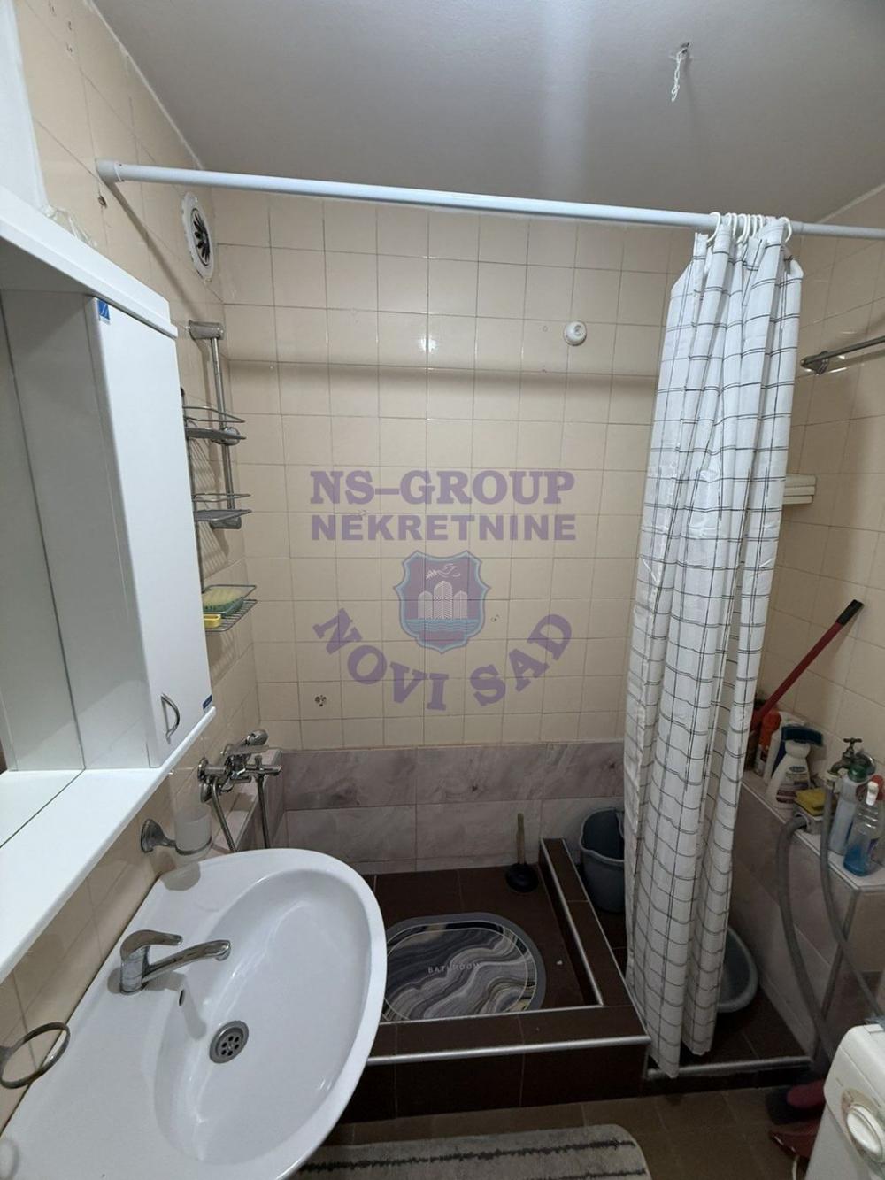 Slika 1 - Jednosoban, 32m2, Novo naselje Novi Sad, sa terasom, ima lift