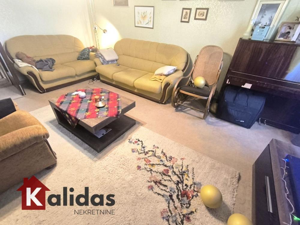 Glavna slika -Stan,PETROVARADIN,BLOK 8,kv: 74, € 139000, ID: 1008500