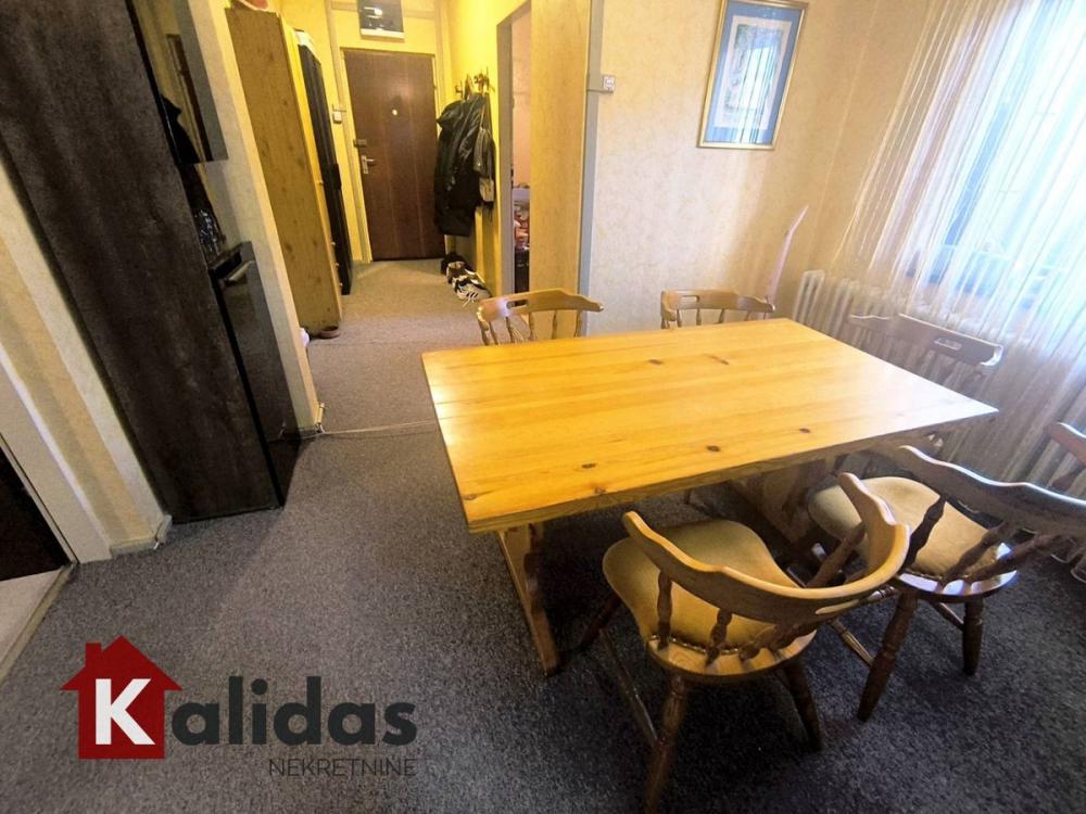 Slika 7 - Stan,PETROVARADIN,BLOK 8,kv: 74, € 139000, ID: 1008500