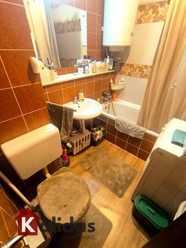 Slika 10 - Stan,PETROVARADIN,BLOK 8,kv: 74, € 139000, ID: 1008500