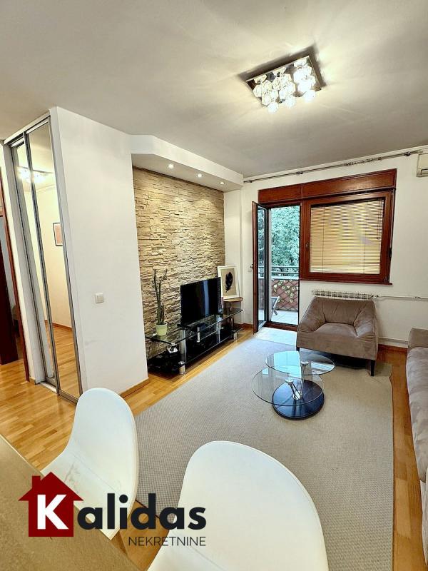 Slika 3 - Stan,NOVI SAD,CENTAR,kv: 52, € 216300, ID: 1008126