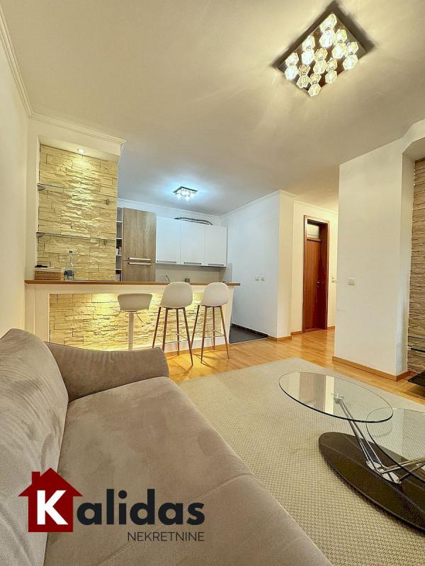 Slika 1 - Stan,NOVI SAD,CENTAR,kv: 52, € 216300, ID: 1008126