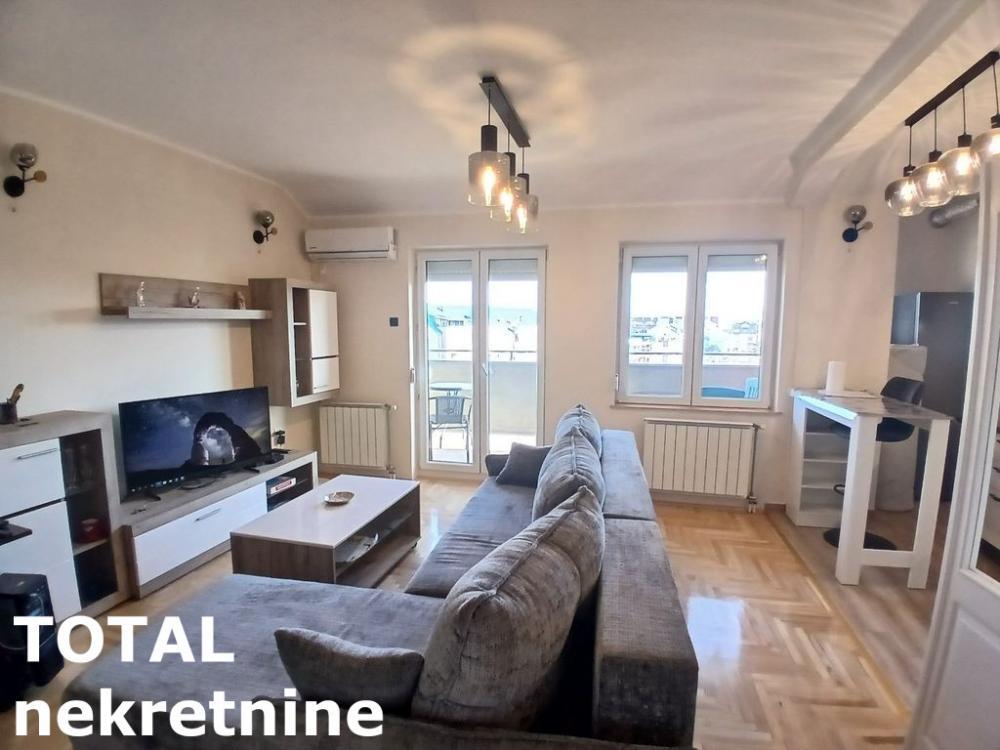 Slika 1 - Stan,NOVI SAD,BULEVAR EVROPE,kv: 54.00, € 140000, ID: 1102134