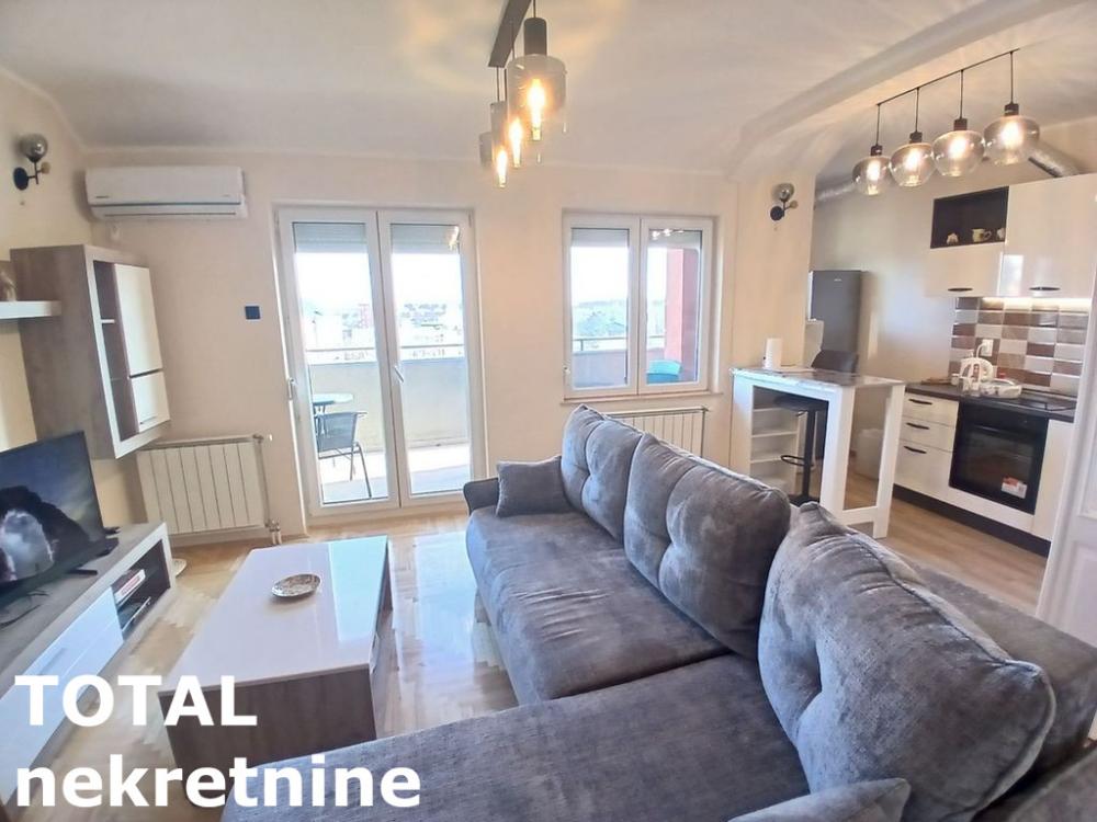 Slika 8 - Stan,NOVI SAD,BULEVAR EVROPE,kv: 54.00, € 140000, ID: 1102134