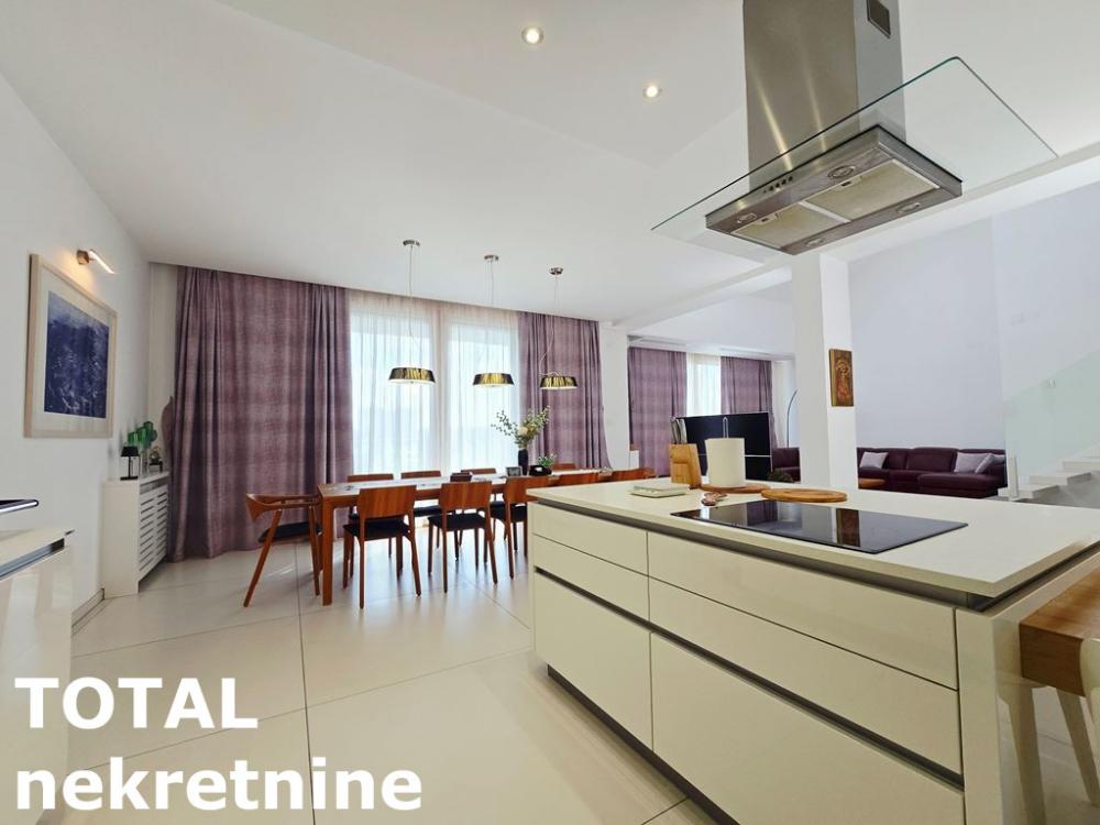 Slika 10 - Stan,NOVI SAD,CENTAR,kv: 352.00, € 1, ID: 1101486