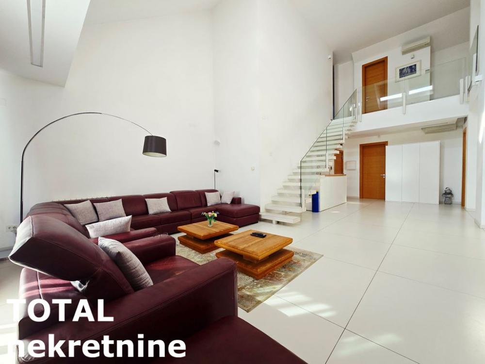 Slika 3 - Stan,NOVI SAD,CENTAR,kv: 352.00, € 1, ID: 1101486