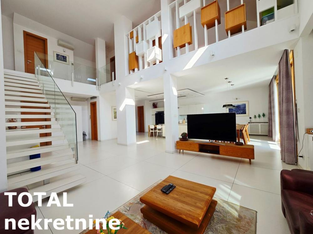 Slika 5 - Stan,NOVI SAD,CENTAR,kv: 352.00, € 1, ID: 1101486