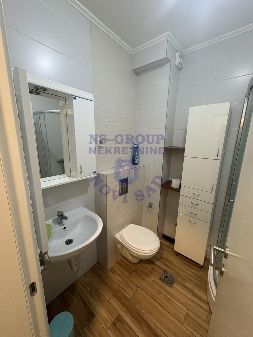 Glavna slika -Prodaja stana, 25m2, Adamovićevo naselje Novi Sad, sa terasom, ima lift