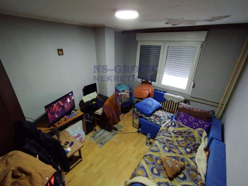 Slika 2 - Dvoiposoban, 78m2, Liman 4 Novi Sad, sa terasom, ima lift