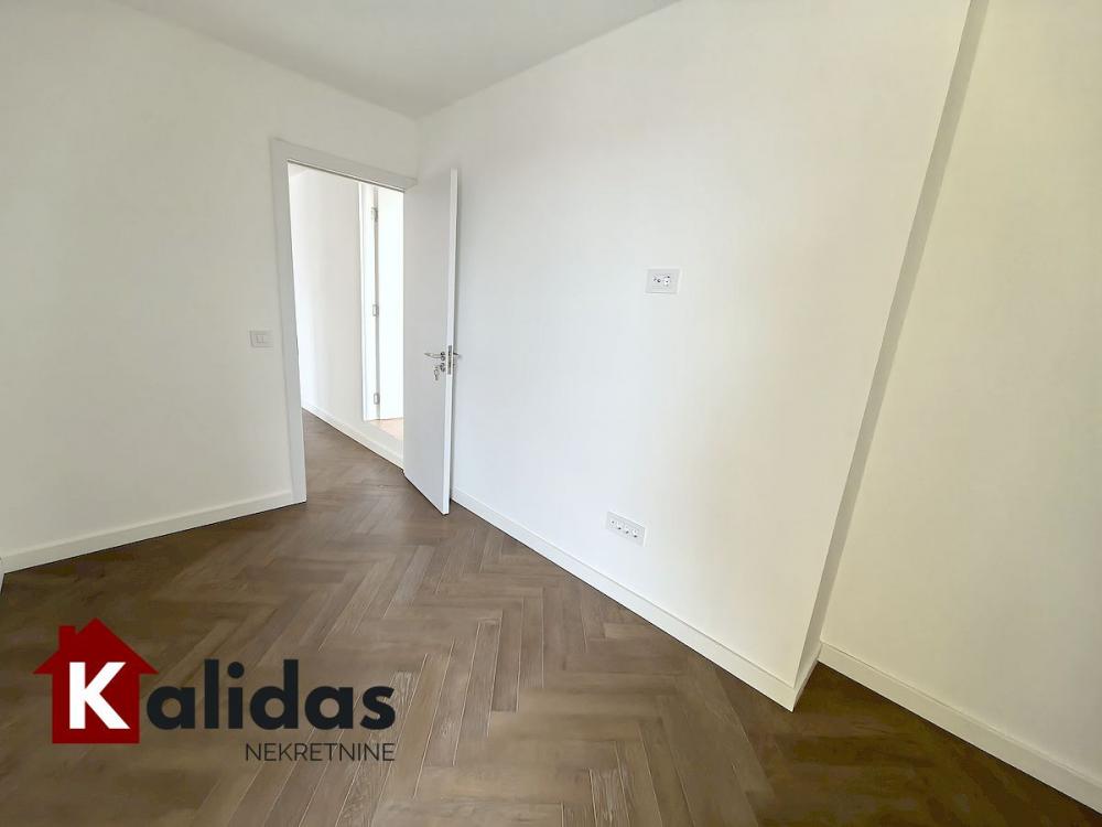 Slika 9 - Stan,NOVI SAD,LIMAN 4,kv: 100, € 381000, ID: 1008494
