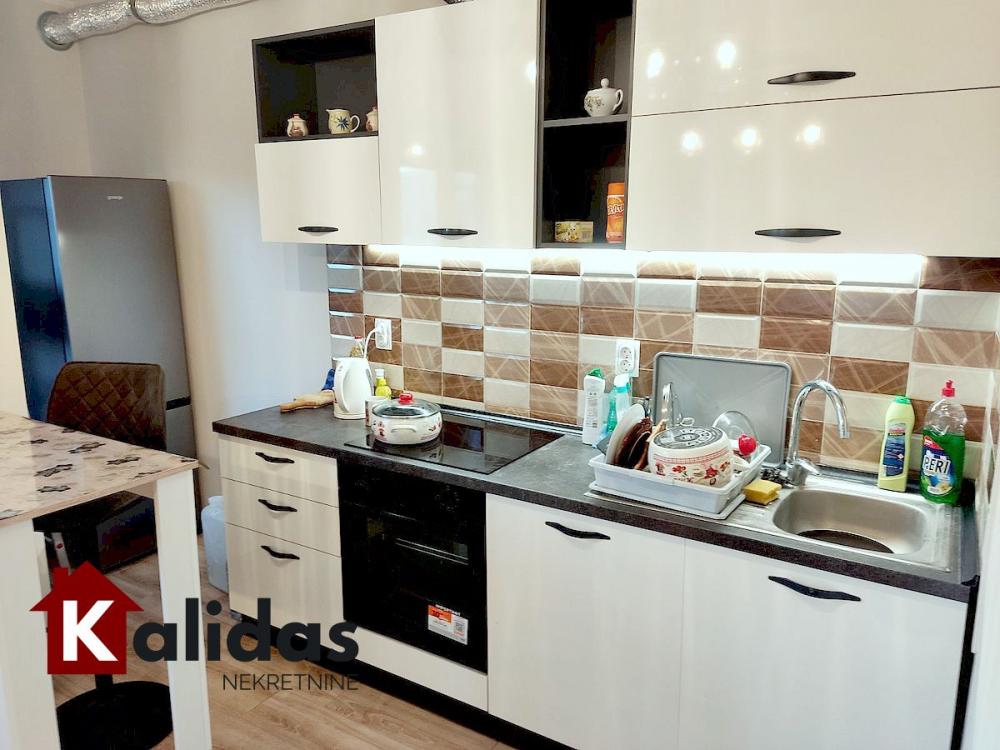 Slika 2 - Stan,NOVI SAD,BULEVAR EVROPE,kv: 54, € 144200, ID: 1008502