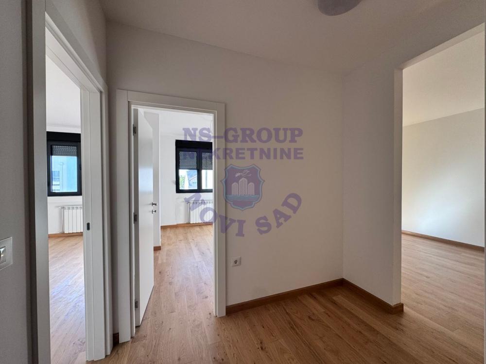 Slika 2 - Trosoban, 63m2, Telep Novi Sad, sa terasom, ima lift