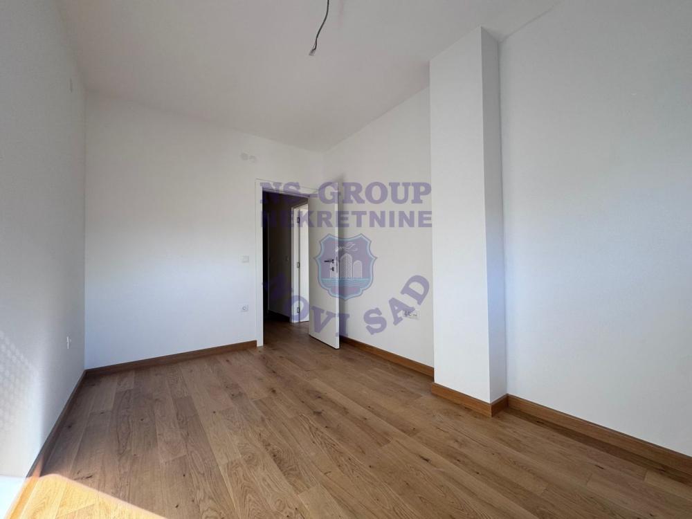 Slika 4 - Trosoban, 63m2, Telep Novi Sad, sa terasom, ima lift