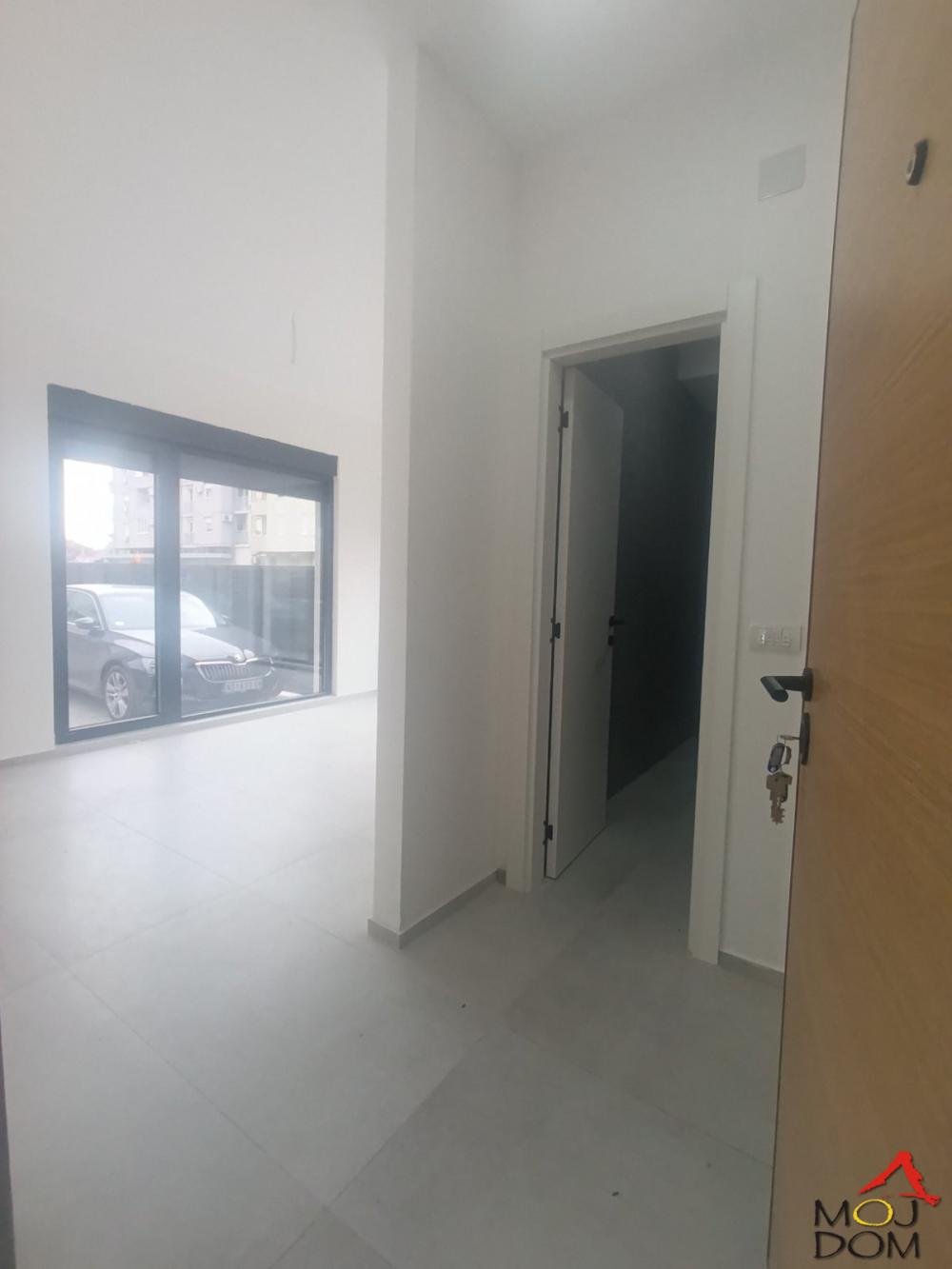 Slika 3 - Stan,NOVI SAD,SEVERNI TELEP,kv: 23, € 56650, ID: 1028728