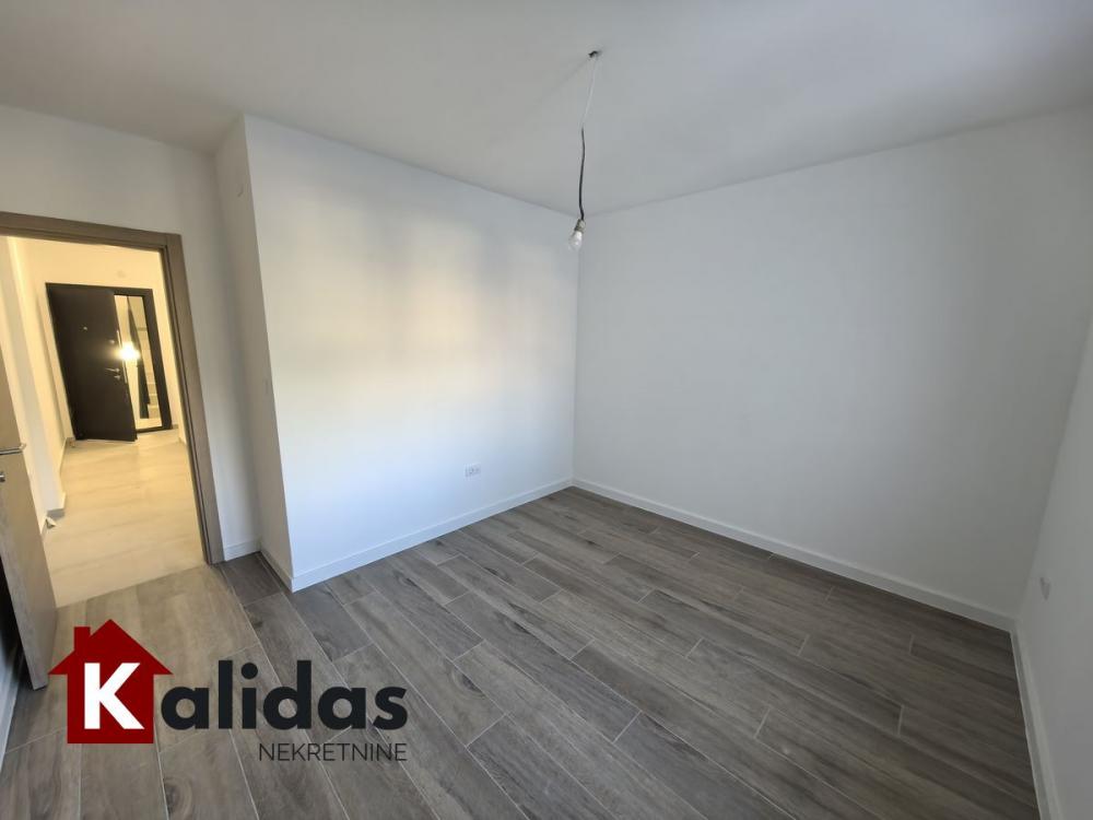 Slika 4 - Stan,NOVI SAD,TELEP,kv: 54, € 136270, ID: 1008429