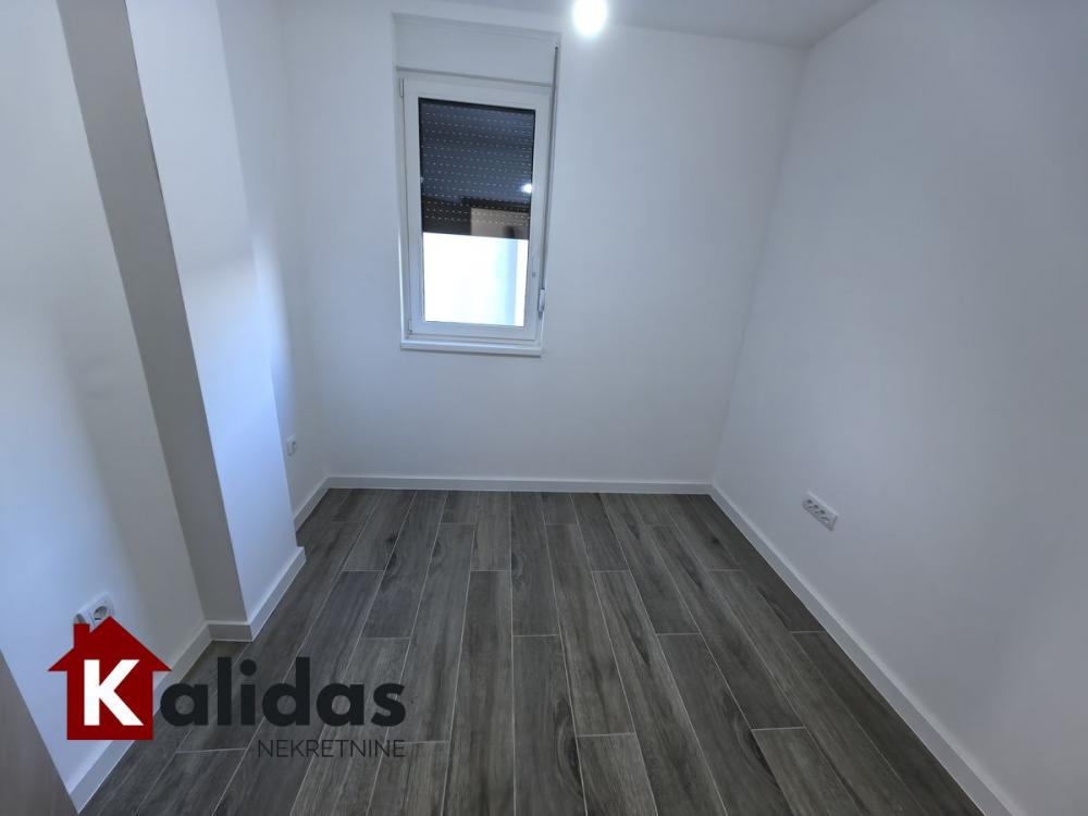 Slika 2 - Stan,NOVI SAD,TELEP,kv: 54, € 136270, ID: 1008429