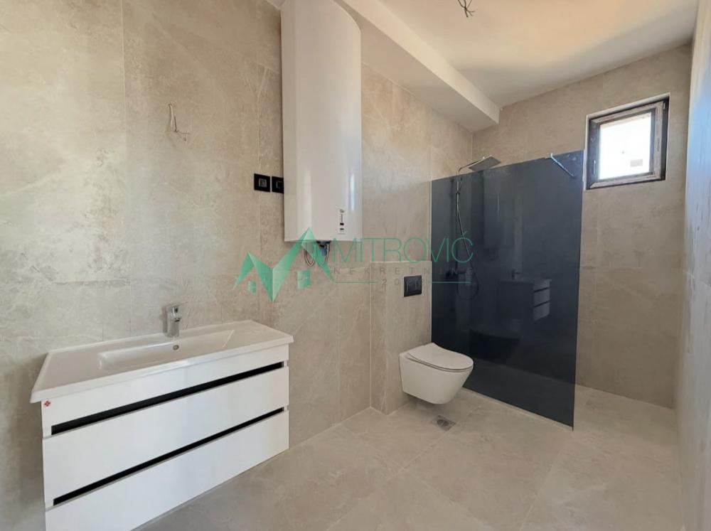 Slika 5 - Lux petosoban stan u urbanoj vili na Telepu - izuzetna ponuda 