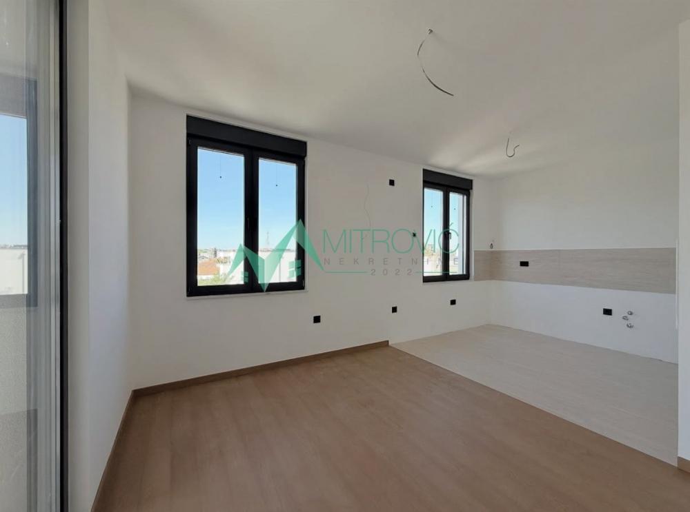 Slika 4 - Lux petosoban stan u urbanoj vili na Telepu - izuzetna ponuda 