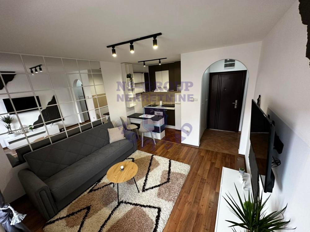 Slika 2 - Jednosoban, 24m2, Nova Detelinara Novi Sad, sa terasom, ima lift