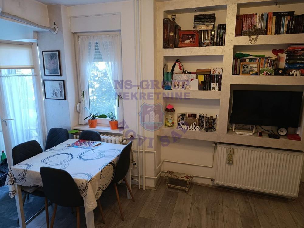 Slika 4 - Odličan četvorosoban stan na Novoj Detelinari