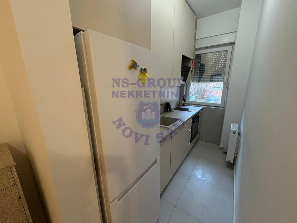 Slika 4 - Jednoiposoban, 39m2, Železnički park Novi Sad, ima lift