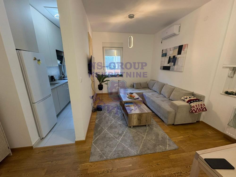 Slika 2 - Jednoiposoban, 39m2, Železnički park Novi Sad, ima lift