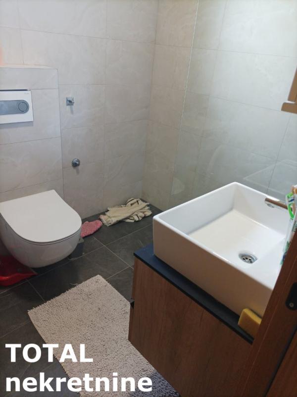 Slika 8 - Stan,NOVI SAD,CENTAR,kv: 35.00, € 140000, ID: 1102156