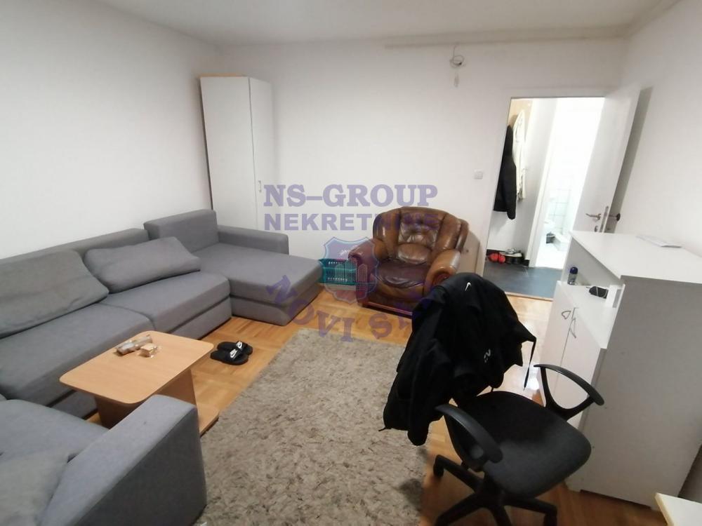 Slika 3 - Dvosoban, 47m2, Bulevar oslobođenja Novi Sad, sa terasom