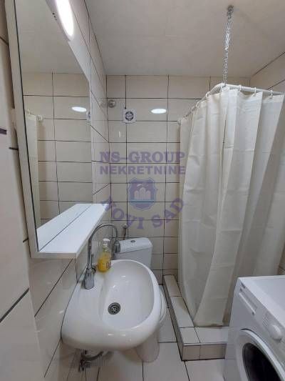 Slika 1 - Dvosoban, 47m2, Bulevar oslobođenja Novi Sad, sa terasom