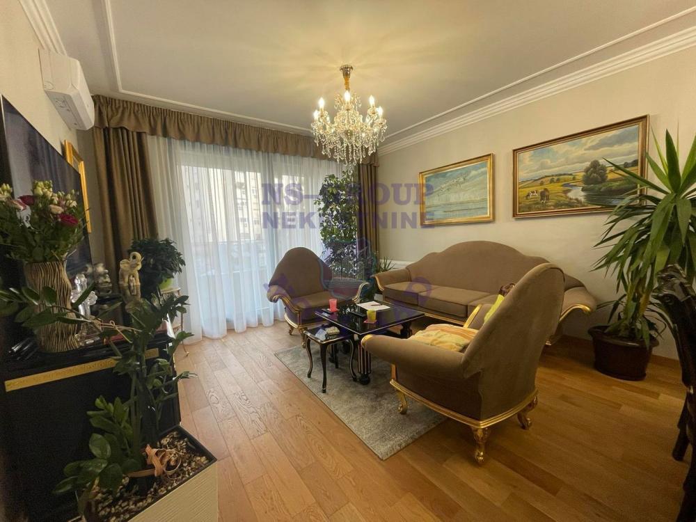 Slika 1 - Fenomenalan trosoban stan na potezu Nove Detelinare