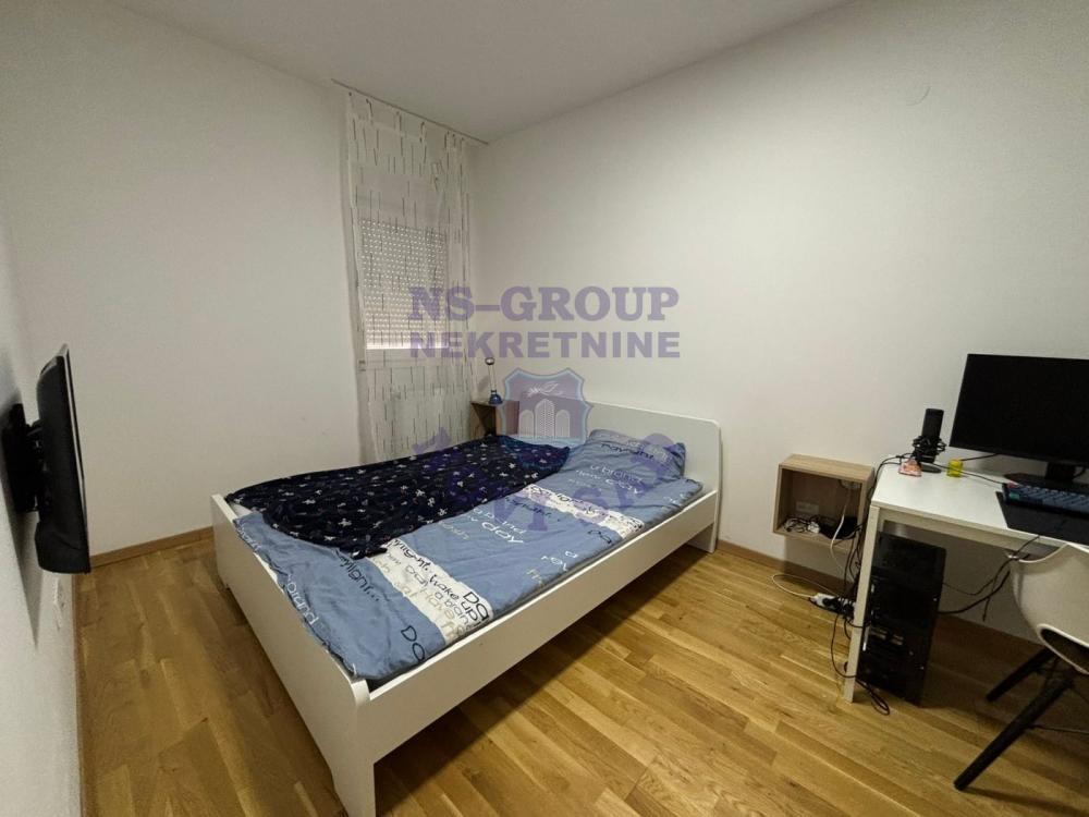 Slika 6 - Kompletno namješten dvosoban stan sa parkingom u cijenu na Petrovaradinu!