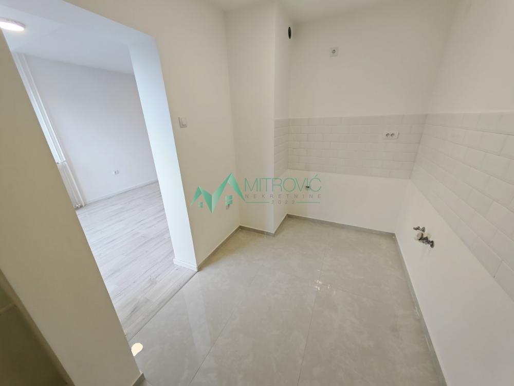 Slika 4 - Detelinara, 60m2. Renoviran dvoiposoban stan. 