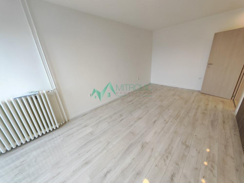 Slika 3 - Detelinara, 60m2. Renoviran dvoiposoban stan. 