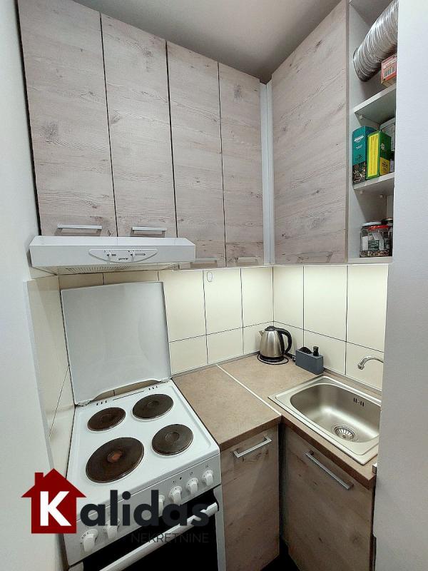 Slika 8 - Stan,NOVI SAD,CENTAR,kv: 39, € 133900, ID: 1008534