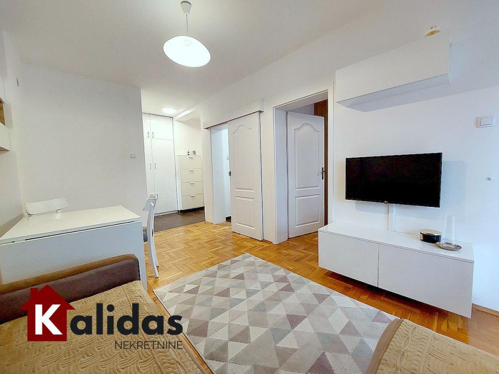 Slika 5 - Stan,NOVI SAD,CENTAR,kv: 39, € 133900, ID: 1008534