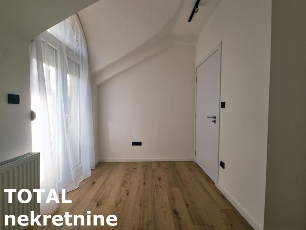 Slika 8 - Stan,NOVI SAD,CENTAR,kv: 58.00, € 195000, ID: 1102172