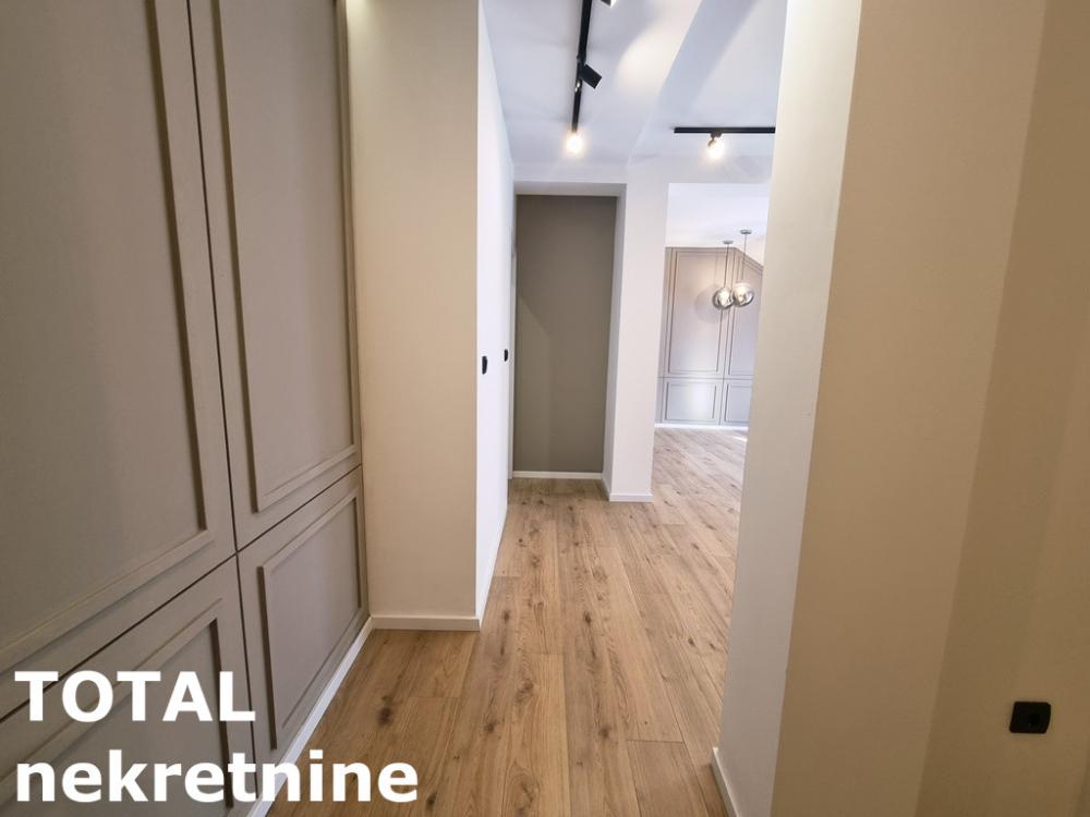 Slika 10 - Stan,NOVI SAD,CENTAR,kv: 58.00, € 195000, ID: 1102172