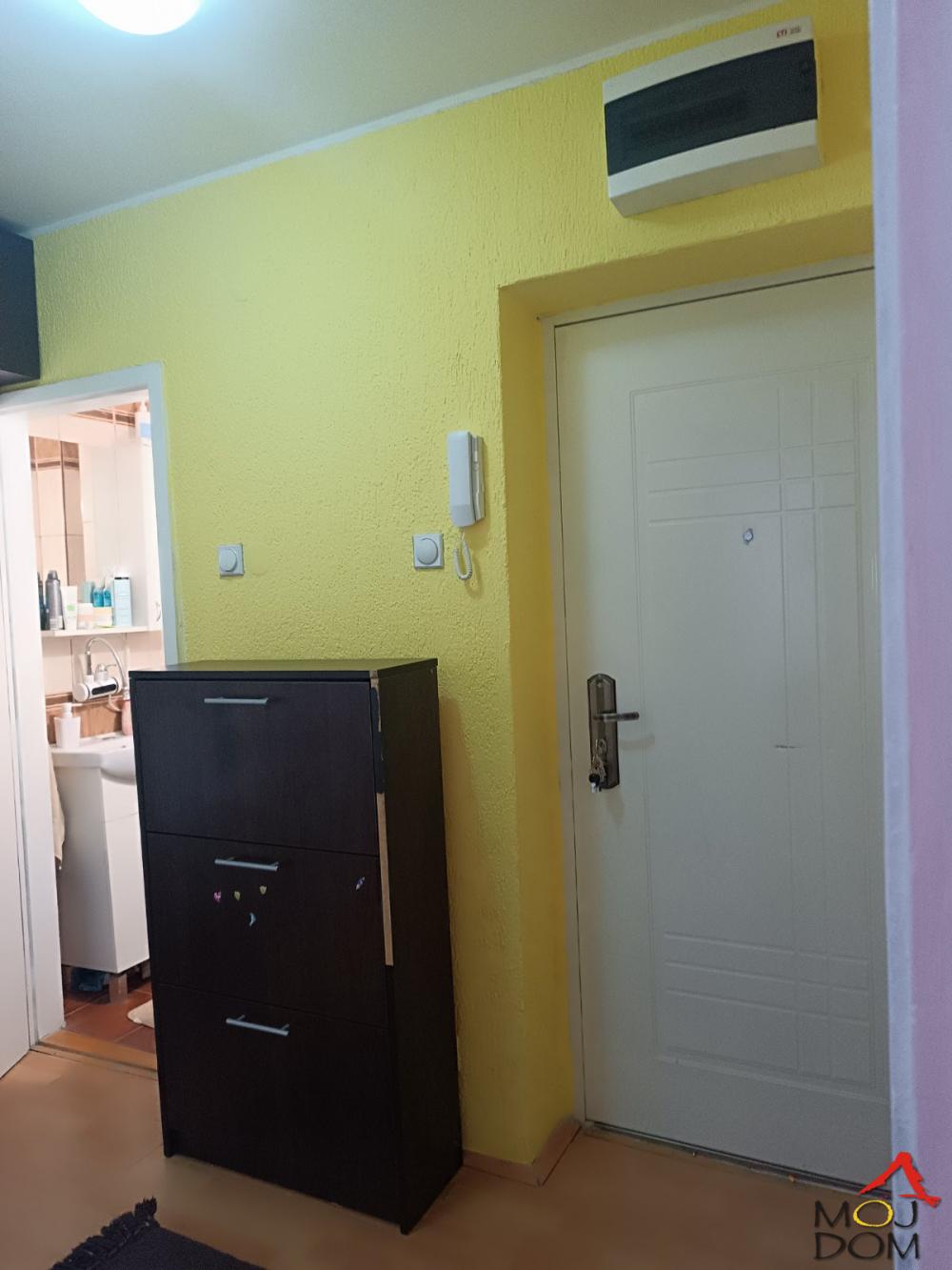 Slika 9 - Stan,NOVI SAD,DETELINARA,kv: 46, € 103000, ID: 1031725