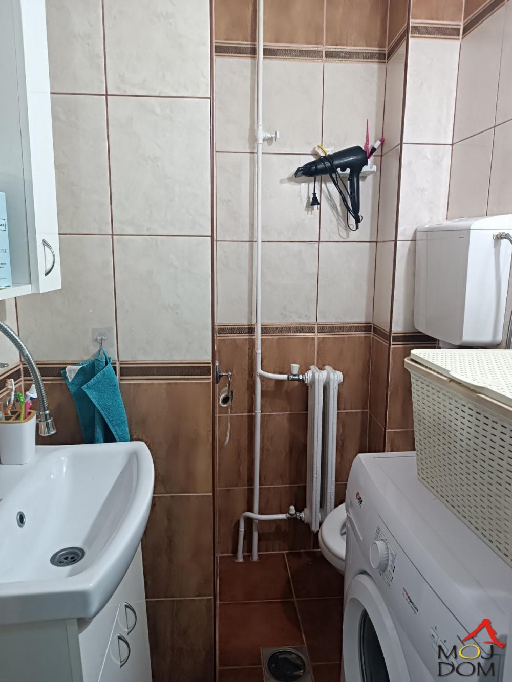 Slika 10 - Stan,NOVI SAD,DETELINARA,kv: 46, € 103000, ID: 1031725