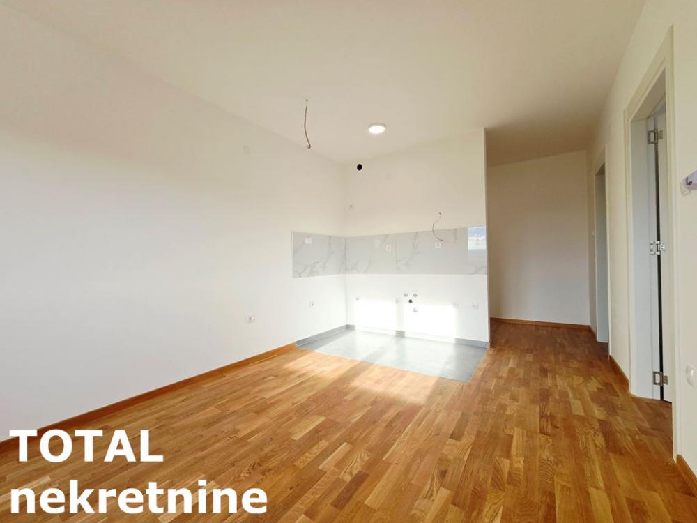 Slika 3 - Stan,NOVI SAD,TELEP,kv: 38.00, € 110000, ID: 1101675