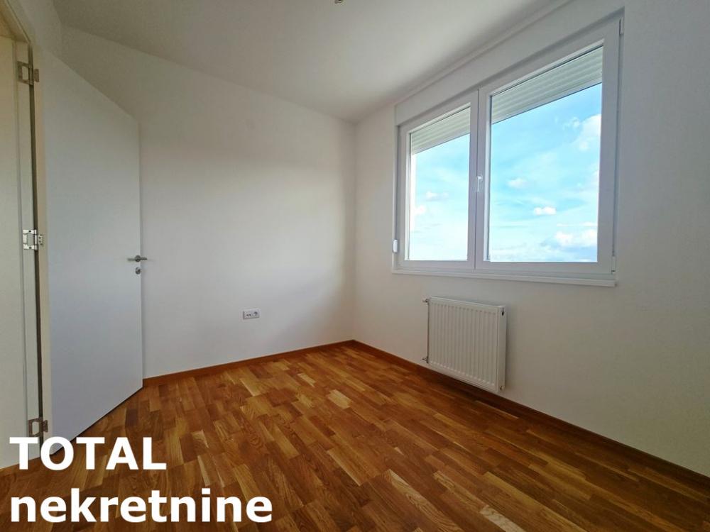 Slika 4 - Stan,NOVI SAD,TELEP,kv: 38.00, € 110000, ID: 1101675