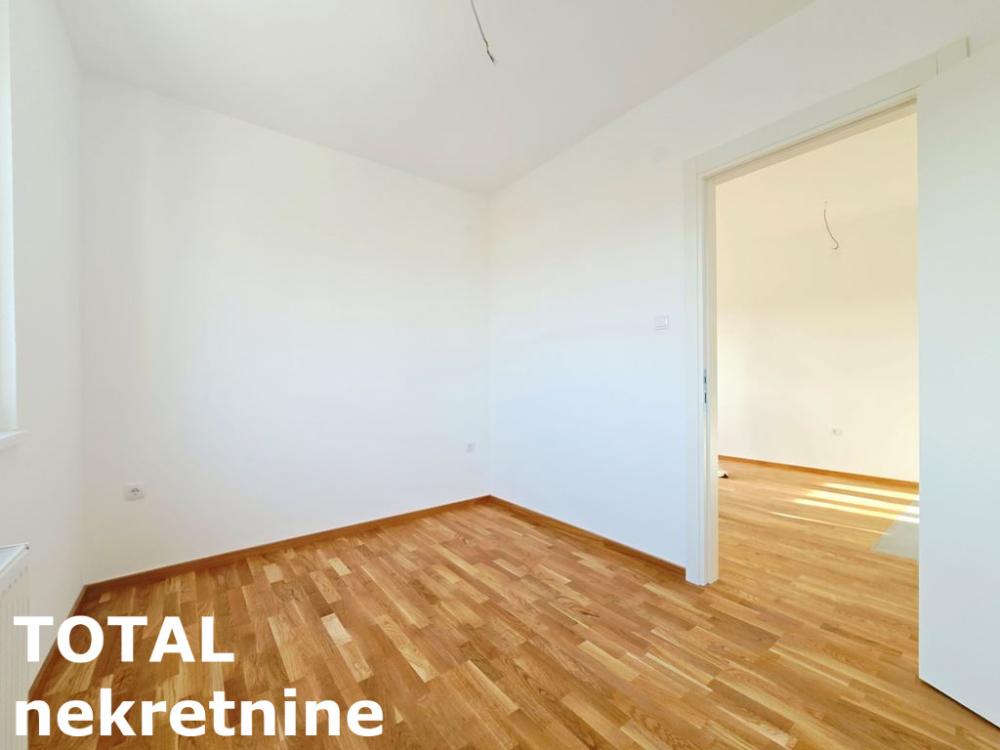 Slika 5 - Stan,NOVI SAD,TELEP,kv: 38.00, € 110000, ID: 1101675