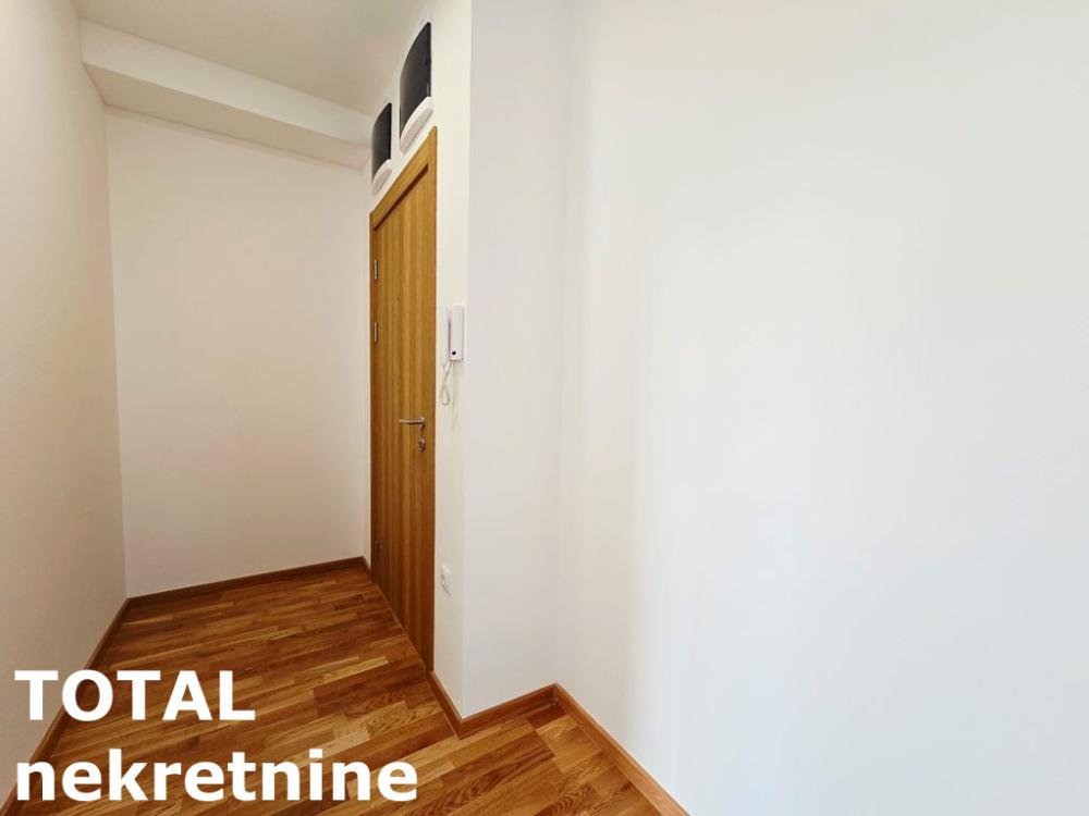 Slika 6 - Stan,NOVI SAD,TELEP,kv: 38.00, € 110000, ID: 1101675