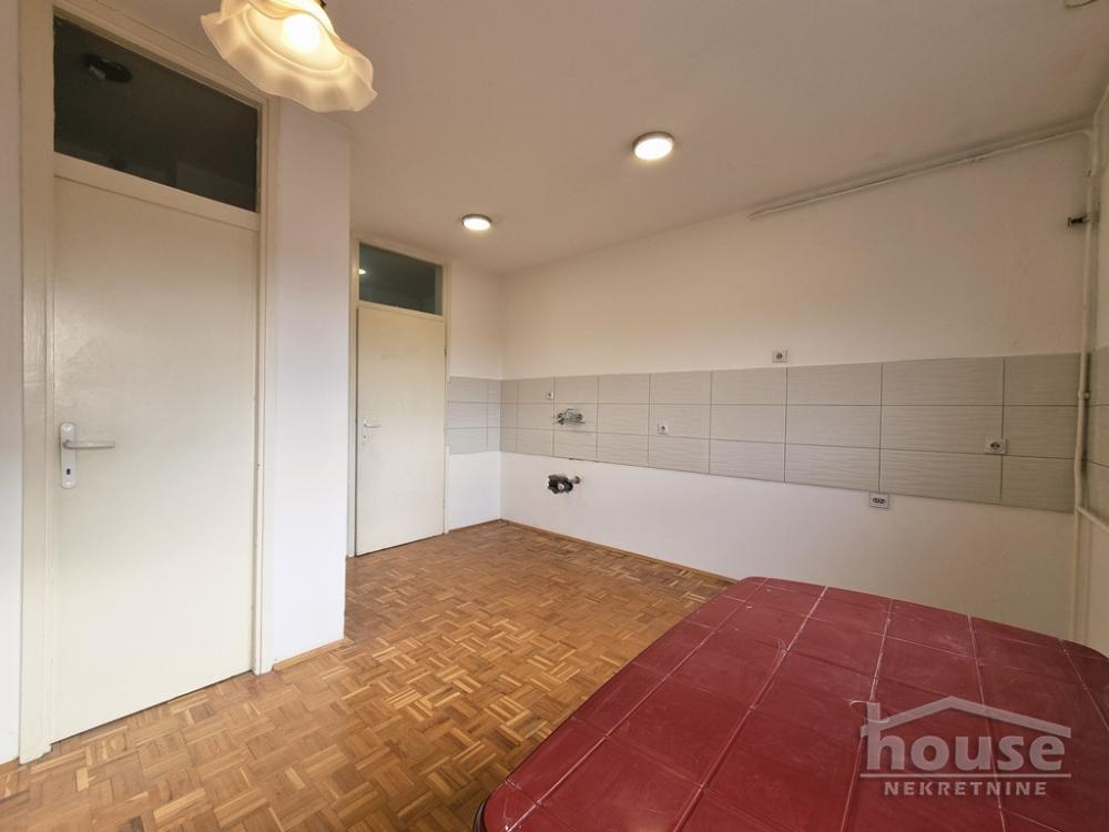 Slika 3 - Stan,NOVI SAD,AVIJACIJA,kv: 89.00, € 162000, ID: 1063478