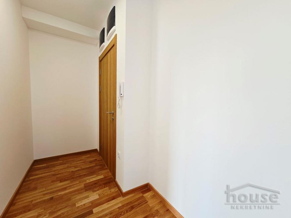 Slika 8 - Stan,NOVI SAD,TELEP,kv: 38.00, € 110000, ID: 1064827