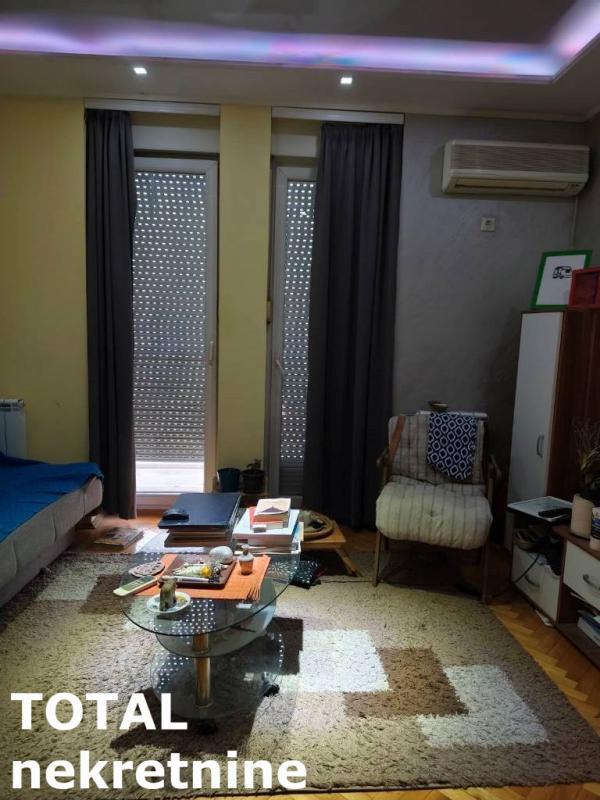 Glavna slika -Stan,NOVI SAD,CARA DUSANA,kv: 43.00, € 142000, ID: 1102173