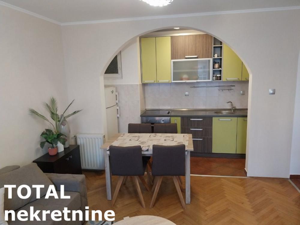 Slika 1 - Stan,NOVI SAD,CARA DUSANA,kv: 43.00, € 142000, ID: 1102173